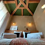 Les De Petit Bomal Πανσιόν 4*