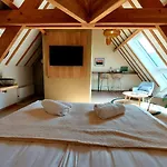 Les De Petit Bomal 4*