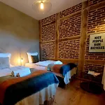 Pensión Les De Petit Bomal