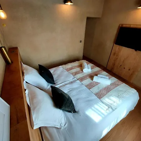 Les De Petit Bomal 4*