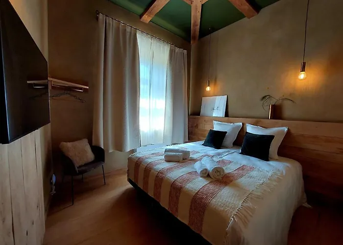 Les De Petit Bomal 4*